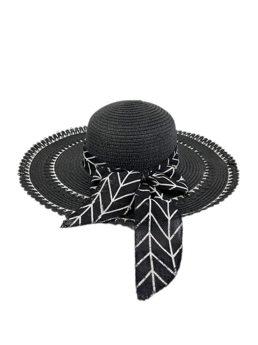 siyah renk aksesuar detaylı hasır şapka